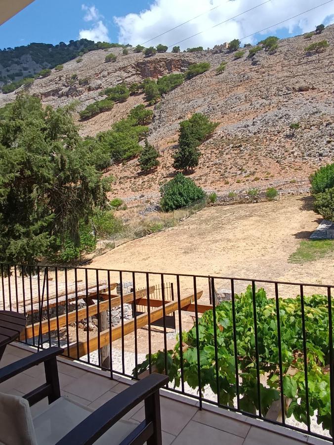 Pachnes Bed And Breakfast Agia Roumeli Eksteriør bilde