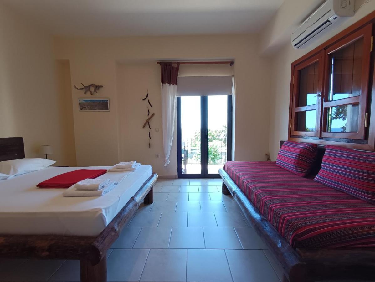 Pachnes Bed And Breakfast Agia Roumeli Eksteriør bilde