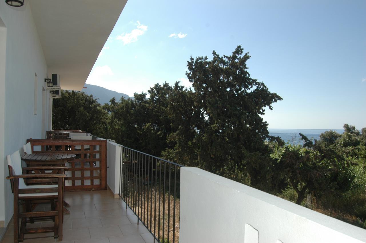 Pachnes Bed And Breakfast Agia Roumeli Eksteriør bilde
